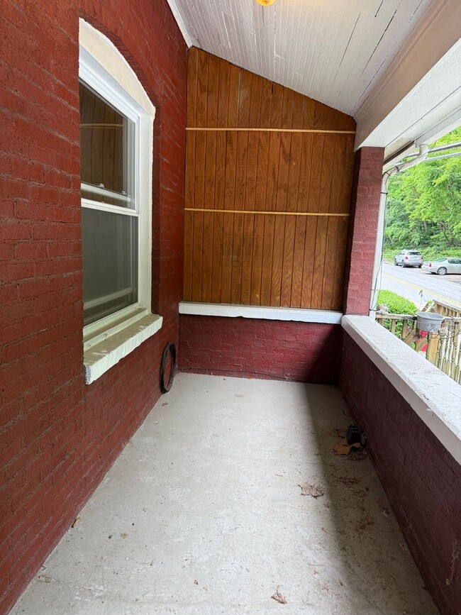 827 Guys Run Rd in Pittsburgh, PA - Building Photo - Building Photo