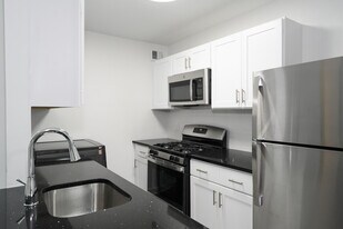 Ashlawn at Southern Towers in Alexandria, VA - Building Photo