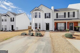 130 Chastain Loop in Newnan, GA - Foto de edificio - Building Photo
