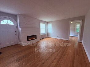 3811 Chatham Cir in Norfolk, VA - Foto de edificio - Building Photo