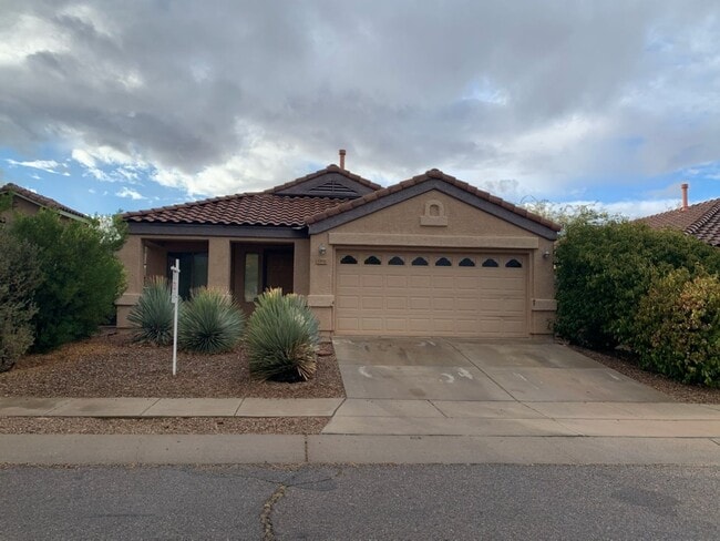 property at 10500 E Carolina Willow Ln