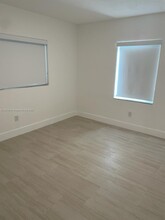 556 E 12th St in Hialeah, FL - Building Photo - Building Photo