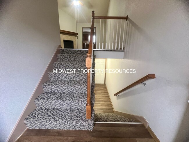 1021 Kaycee Dr in Raymore, MO - Building Photo - Building Photo