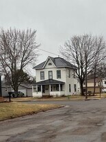 934 Water St, Unit Upper in Chippewa Falls, WI - Building Photo