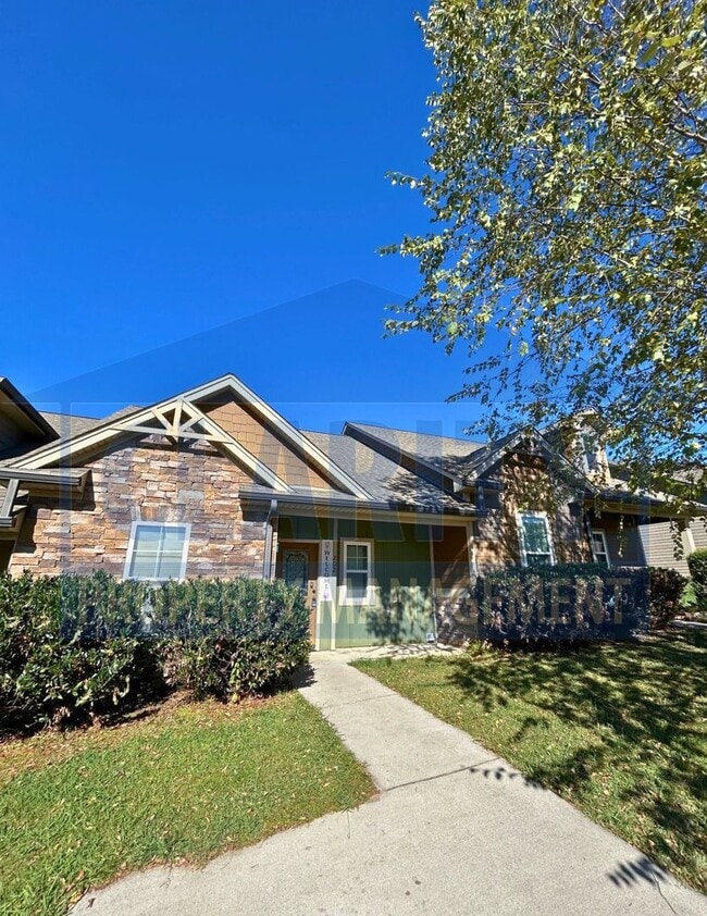 property at 202 NE Bellingham Dr
