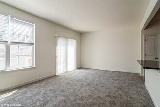 69 Melrose Ct in South Elgin, IL - Building Photo - Building Photo