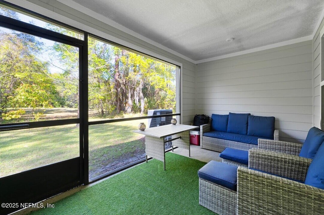 5955 Creekside Crossing Dr in Jacksonville, FL - Building Photo