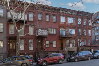 242 Keap St in Brooklyn, NY - Foto de edificio - Building Photo