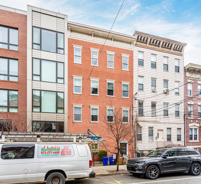 713 Adams St in Hoboken, NJ - Building Photo