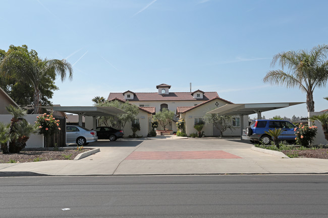 1318 Jefferson Ave in Clovis, CA - Building Photo - Building Photo