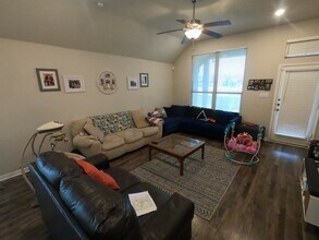 2007 Markley Dr in Bryan, TX - Building Photo - Building Photo