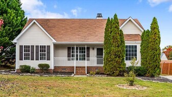 3011 Butterwood Dr in Jamestown, NC - Building Photo