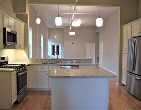 277 Central St in Acton, MA - Foto de edificio - Building Photo