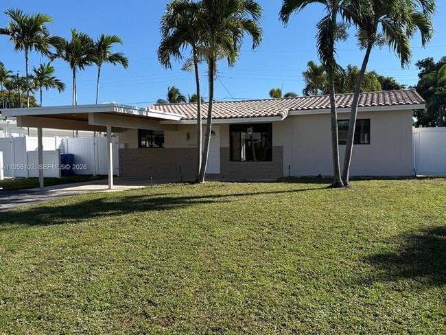 4360 NE 13th Ave in Oakland Park, FL - Building Photo - Building Photo