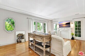 361 S Doheny Dr in Beverly Hills, CA - Building Photo - Building Photo