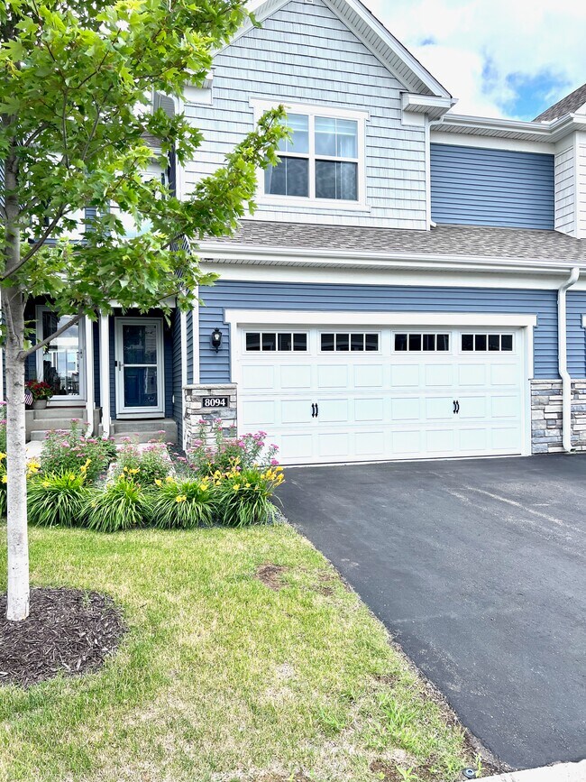 8094 Evergreen Ln N in Maple Grove, MN - Building Photo - Building Photo