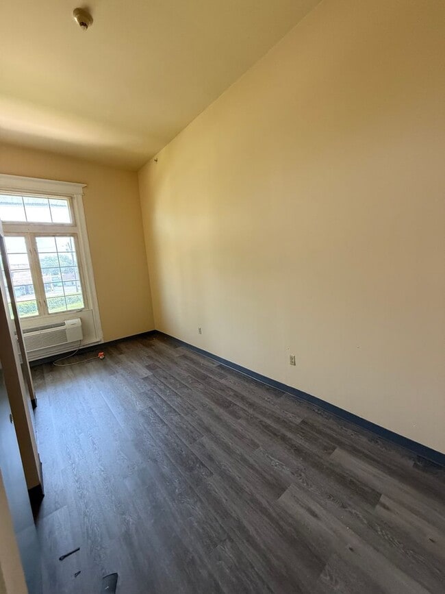 1001 Pennington Rd in Ewing Township, NJ - Building Photo - Building Photo