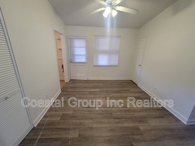 1637 Wright Ln in Virginia Beach, VA - Building Photo - Building Photo