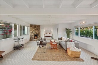 1102 Maple St in Santa Monica, CA - Building Photo - Building Photo