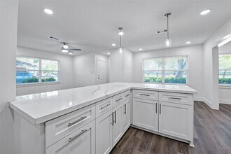 4074 Cheena Dr in Houston, TX - Building Photo - Building Photo