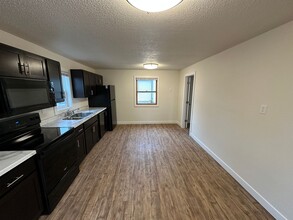 1814 17th St in Rock Valley, IA - Building Photo - Building Photo