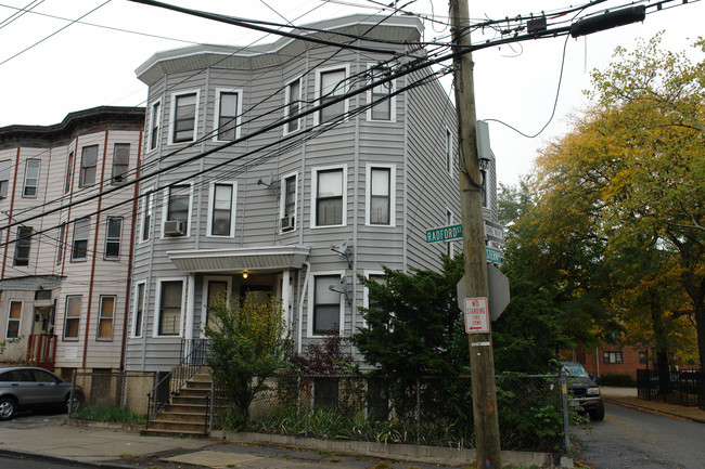 33 Radford St in Yonkers, NY - Building Photo - Building Photo