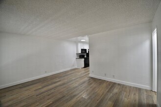 4201 Arch Dr, Unit 20 in Los Angeles, CA - Building Photo - Building Photo