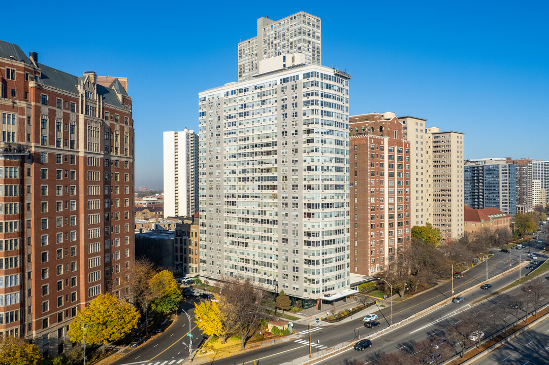 3900 N Lake Shore Dr in Chicago, IL - Foto de edificio