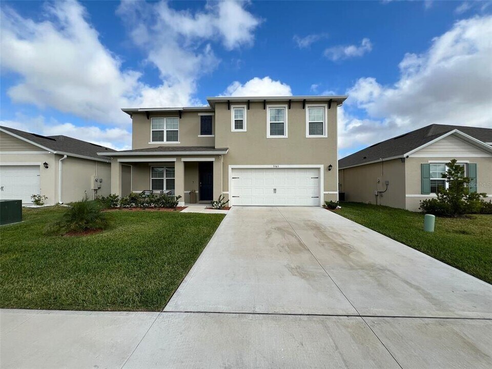 5585 Winona Dr in St. Cloud, FL - Building Photo