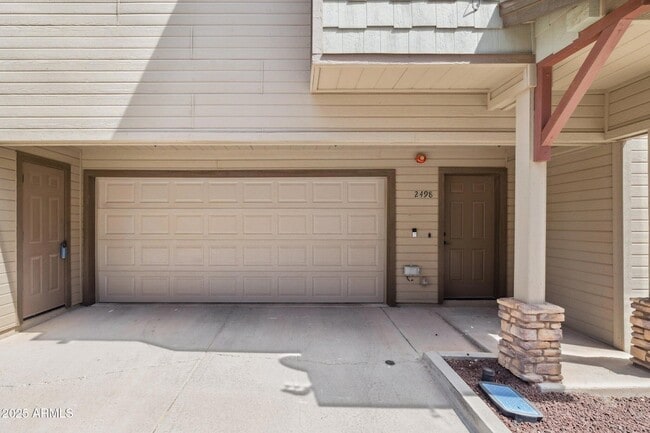 2498 W Cripple Creek Dr in Flagstaff, AZ - Building Photo - Building Photo