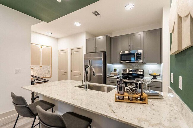 1200 Gladstell St in Conroe, TX - Building Photo - Building Photo