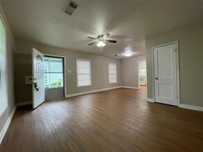 1622 W 8th St in Freeport, TX - Building Photo - Building Photo
