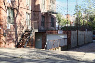 6901 Narrows Ave in Brooklyn, NY - Building Photo - Building Photo