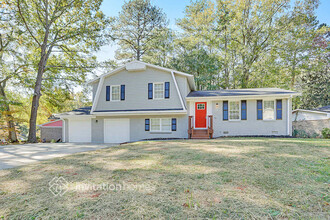 3899 Bressler Cir in Decatur, GA - Building Photo - Building Photo