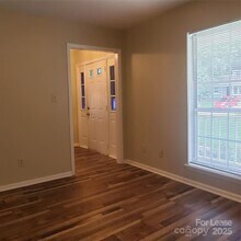 2202 Lisa Carole Dr in Charlotte, NC - Building Photo - Building Photo