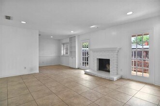 1375 Roaring Springs Rd in Fort Worth, TX - Building Photo - Building Photo