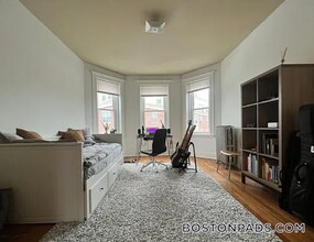 143 Park Dr, Unit 9 in Boston, MA - Building Photo - Building Photo