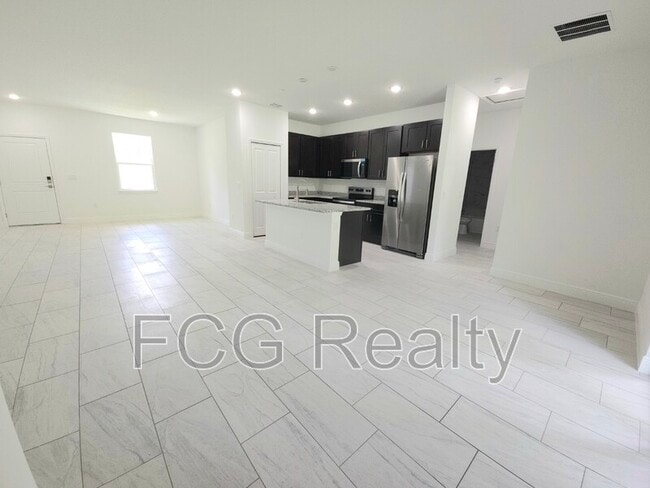 8145 N Voyager Dr in Citrus Springs, FL - Building Photo - Building Photo