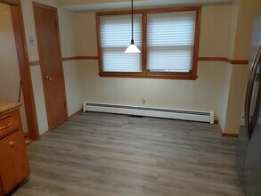 4321 N 99th St in Wauwatosa, WI - Foto de edificio - Building Photo