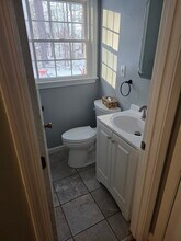 105 Granite St in Londonderry, NH - Foto de edificio - Building Photo