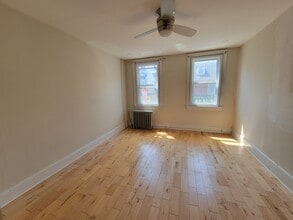 409 South St, Unit 2 in Philadelphia, PA - Foto de edificio - Building Photo