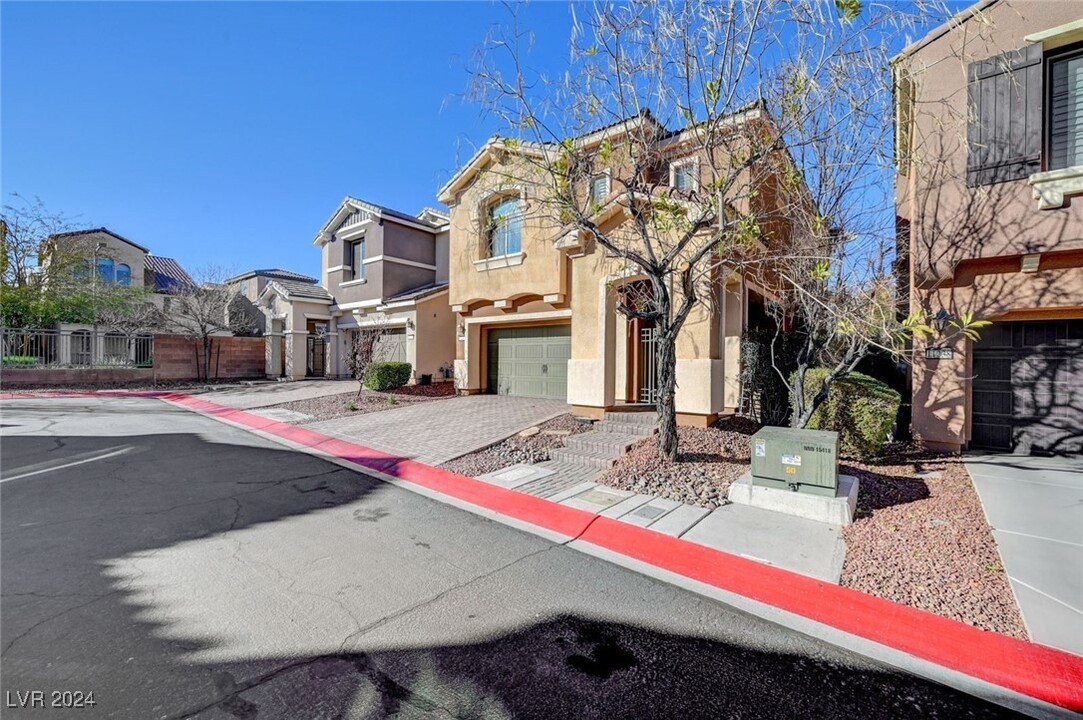 11242 Filmore Heights Ct in Las Vegas, NV - Building Photo