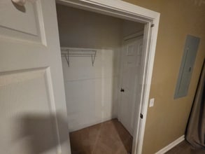 3374 Royal Oaks Dr in Gainesville, GA - Foto de edificio - Building Photo