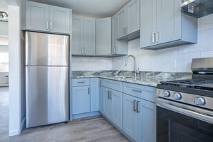 Mansard Gardens in Bayonne, NJ - Building Photo