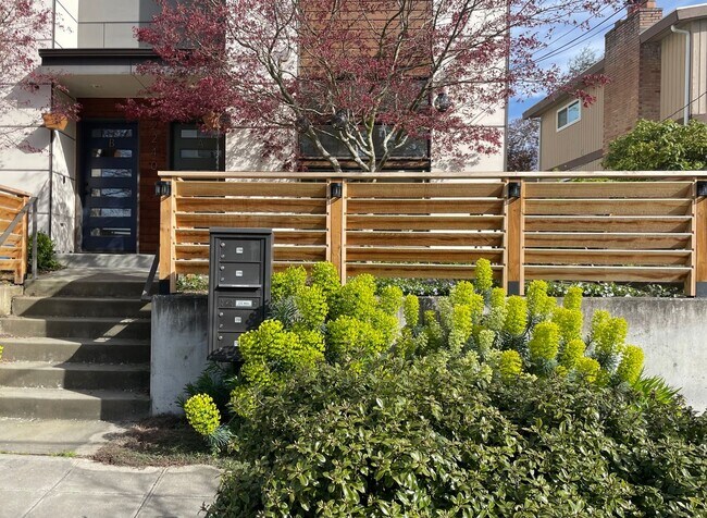 2240 NW 62nd St in Seattle, WA - Building Photo - Building Photo