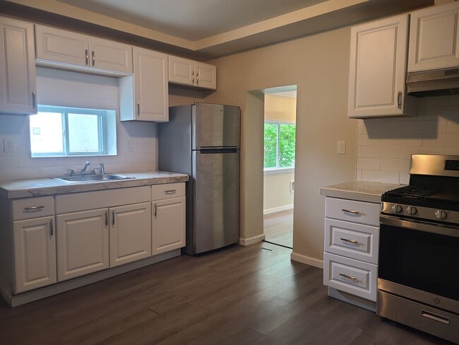 31 Upland Ave in Brookhaven, PA - Building Photo - Building Photo