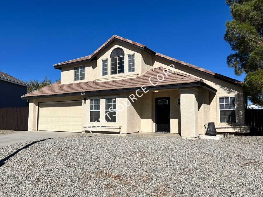 3559 E Ave R 14 in Palmdale, CA - Building Photo