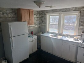 440 Oak St in White Sulphur Springs, WV - Building Photo