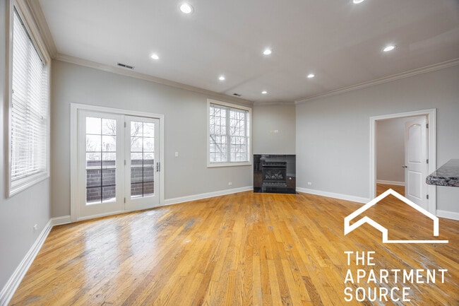 2332 W Morse Ave, Unit 2 in Chicago, IL - Foto de edificio - Building Photo