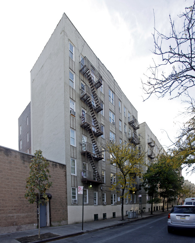 2264 Creston Ave in Bronx, NY - Building Photo - Building Photo